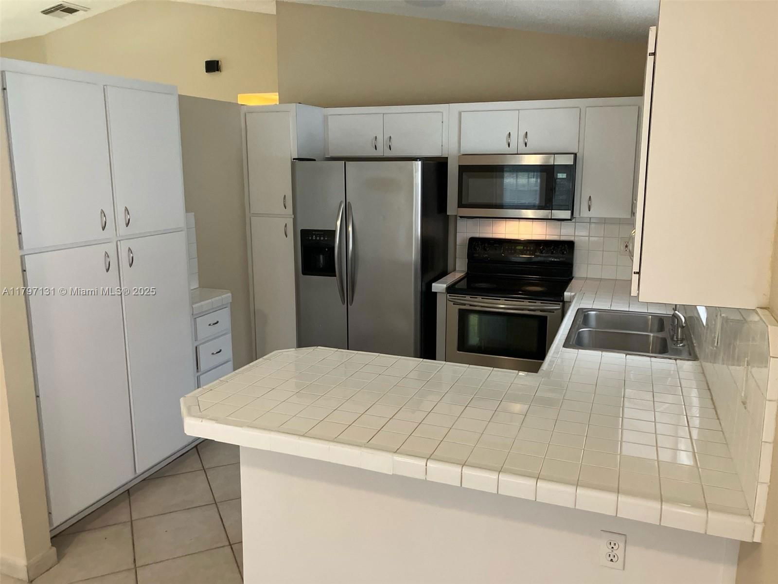Real estate property located at 17691 4th Ct, Broward, Silver Lakes At Pembroke, Pembroke Pines, FL