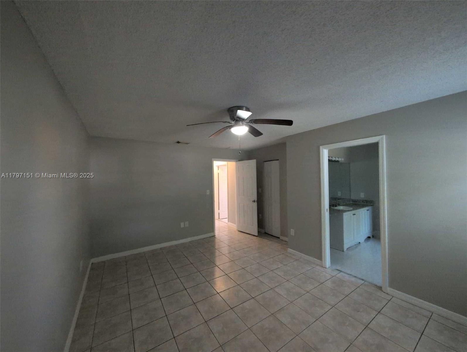 Real estate property located at 13760 180th Ter, Miami-dade, Fantasy One, Miami, FL