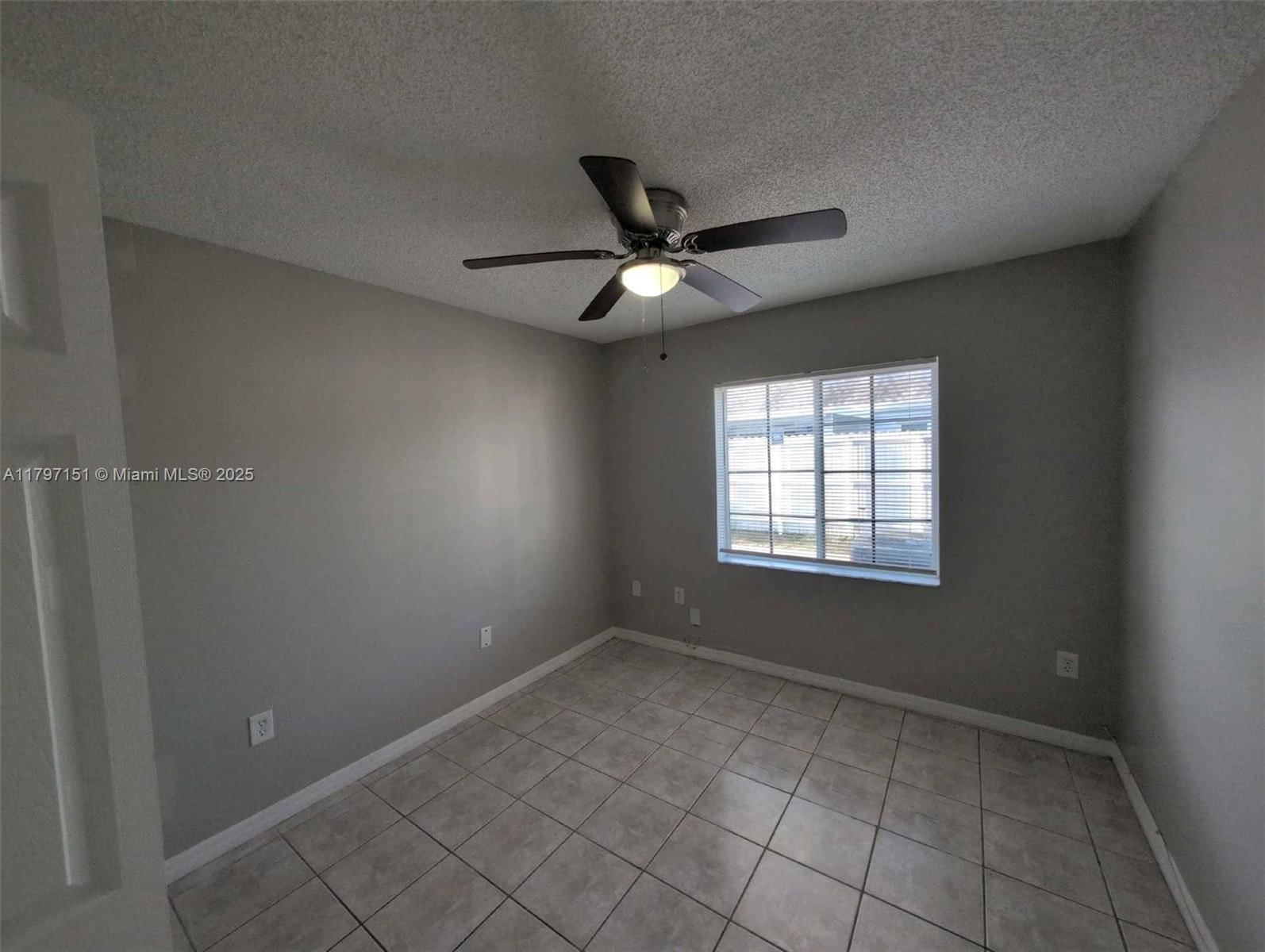 Real estate property located at 13760 180th Ter, Miami-dade, Fantasy One, Miami, FL