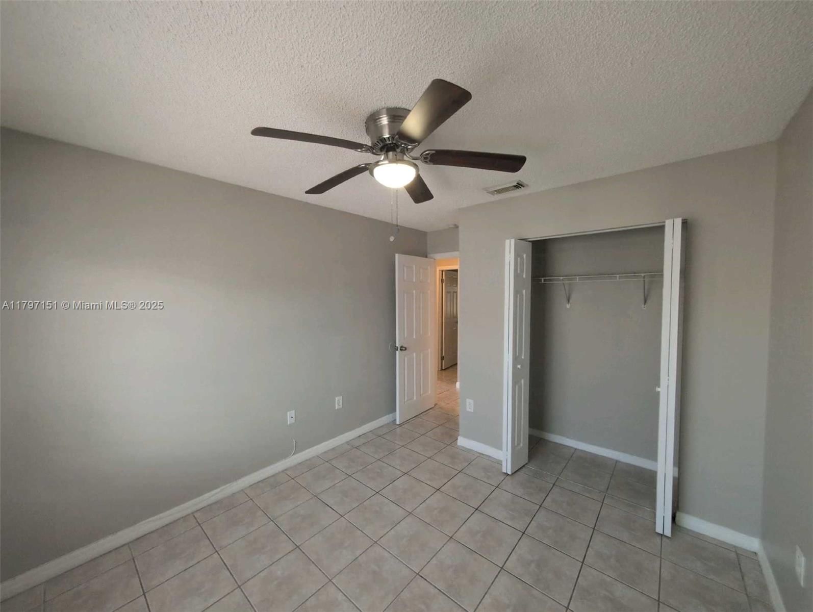 Real estate property located at 13760 180th Ter, Miami-dade, Fantasy One, Miami, FL