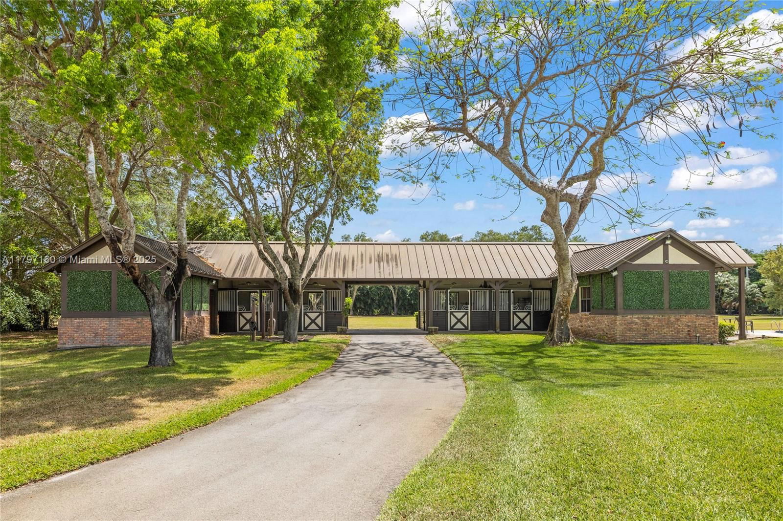 Real estate property located at 8700 Surrey Ln, Palm Beach, Palm Beach Farms Co 3, Boca Raton, FL