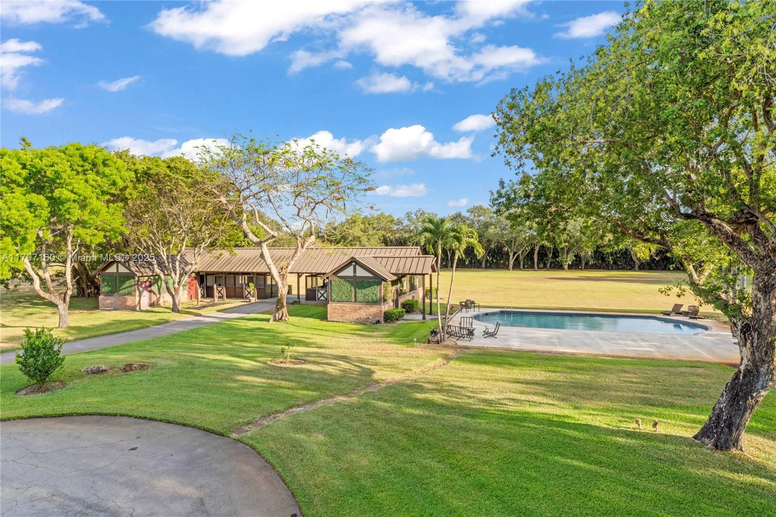 Real estate property located at 8700 Surrey Ln, Palm Beach, Palm Beach Farms Co 3, Boca Raton, FL