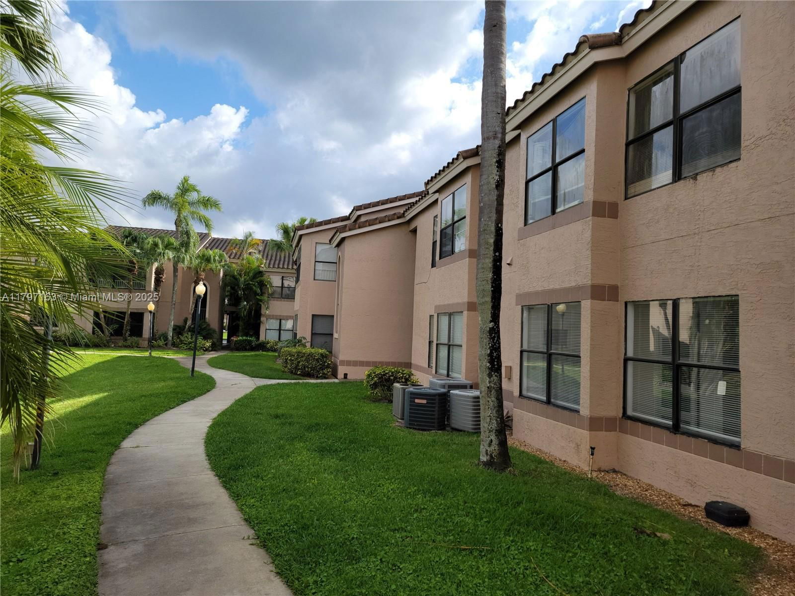 Real estate property located at 2900 University Dr #9107, Broward, Sundance At Davie Condo, Davie, FL