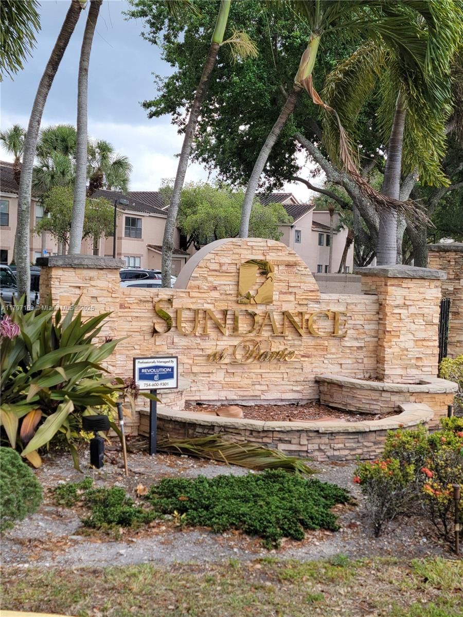 Real estate property located at 2900 University Dr #9107, Broward, Sundance At Davie Condo, Davie, FL