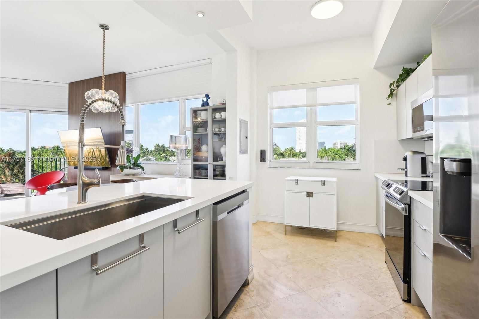 Real estate property located at 19900 Country Club Dr #402, Miami-dade, Turnberry Village So Towe, Aventura, FL