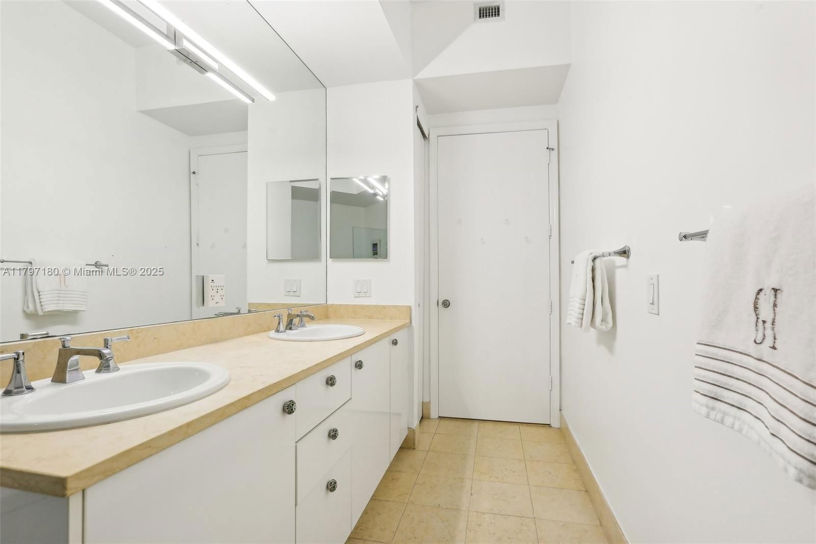 Real estate property located at 19900 Country Club Dr #402, Miami-dade, Turnberry Village So Towe, Aventura, FL