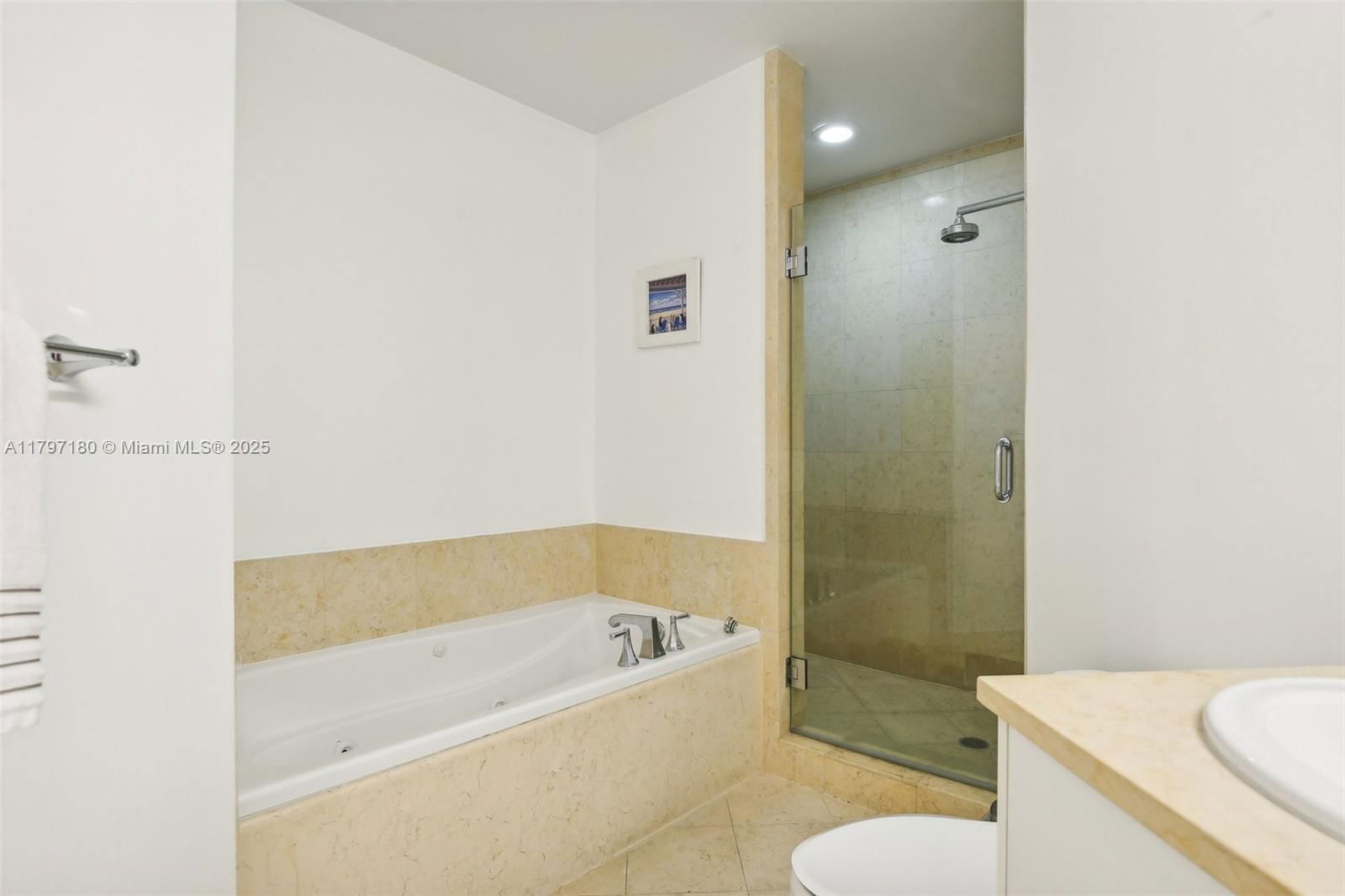 Real estate property located at 19900 Country Club Dr #402, Miami-dade, Turnberry Village So Towe, Aventura, FL