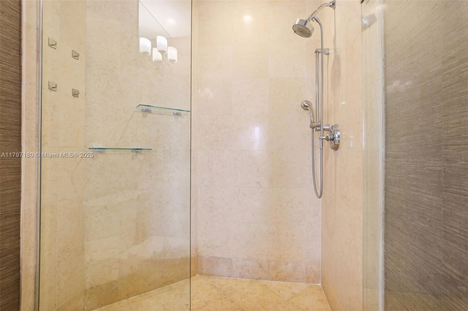 Real estate property located at 19900 Country Club Dr #402, Miami-dade, Turnberry Village So Towe, Aventura, FL