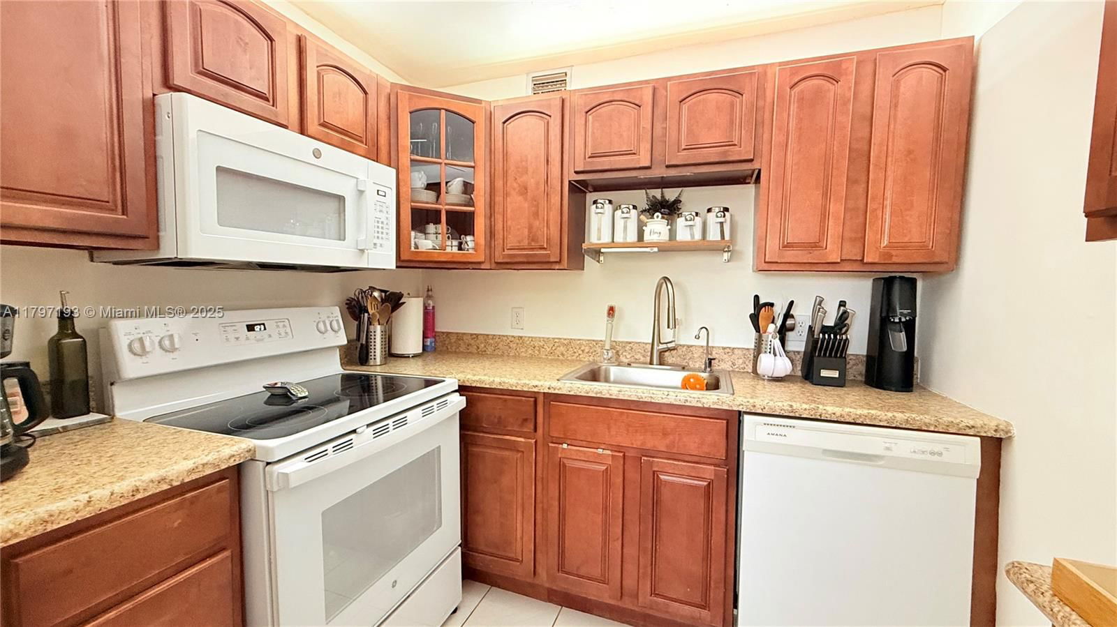 Real estate property located at 13450 3rd St #308D, Broward, New Hampton At Century Vi, Pembroke Pines, FL