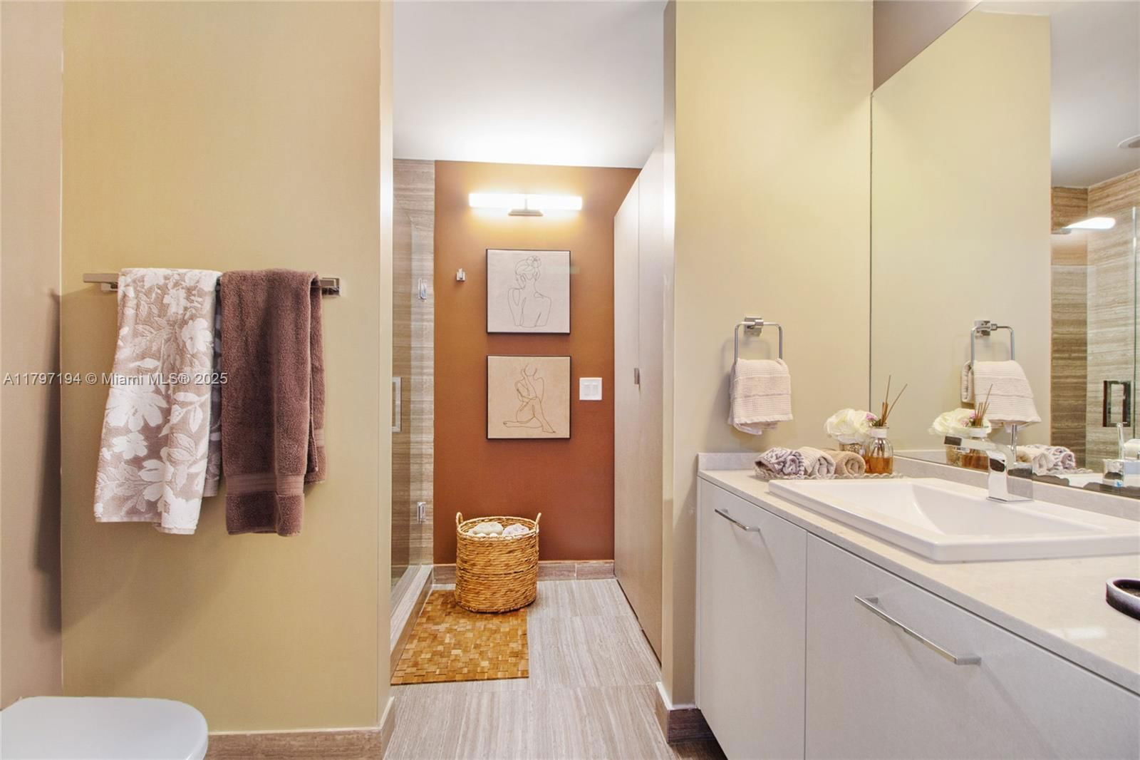 Real estate property located at 1010 Brickell Ave #3105, Miami-dade, 1010 Brickell Condo, Miami, FL