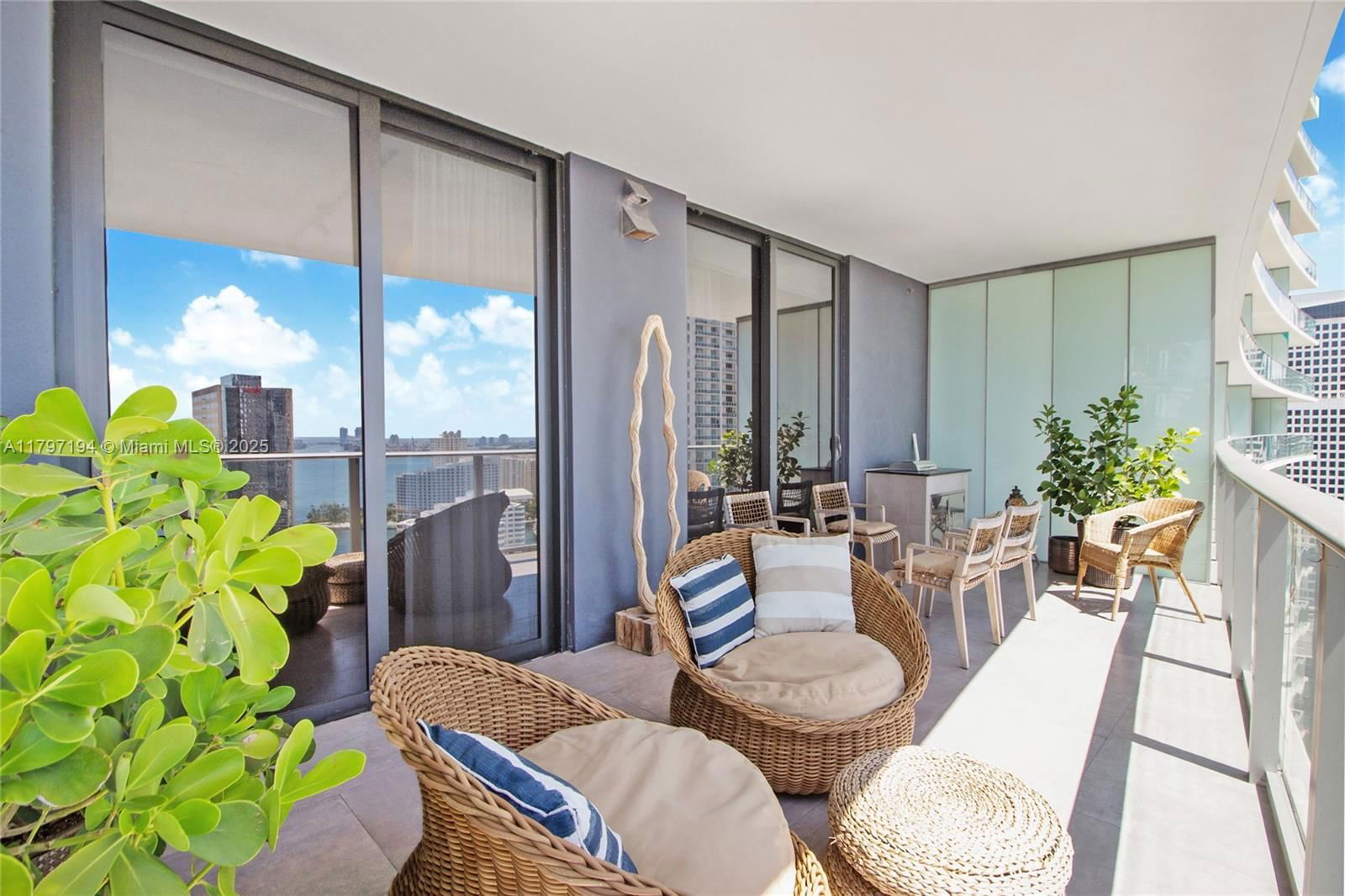Real estate property located at 1010 Brickell Ave #3105, Miami-dade, 1010 Brickell Condo, Miami, FL