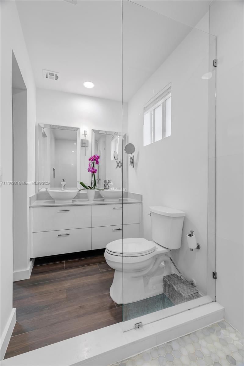 Real estate property located at 9621 59th Ter, Miami-dade, Darlington Manor 1st Addn, Miami, FL