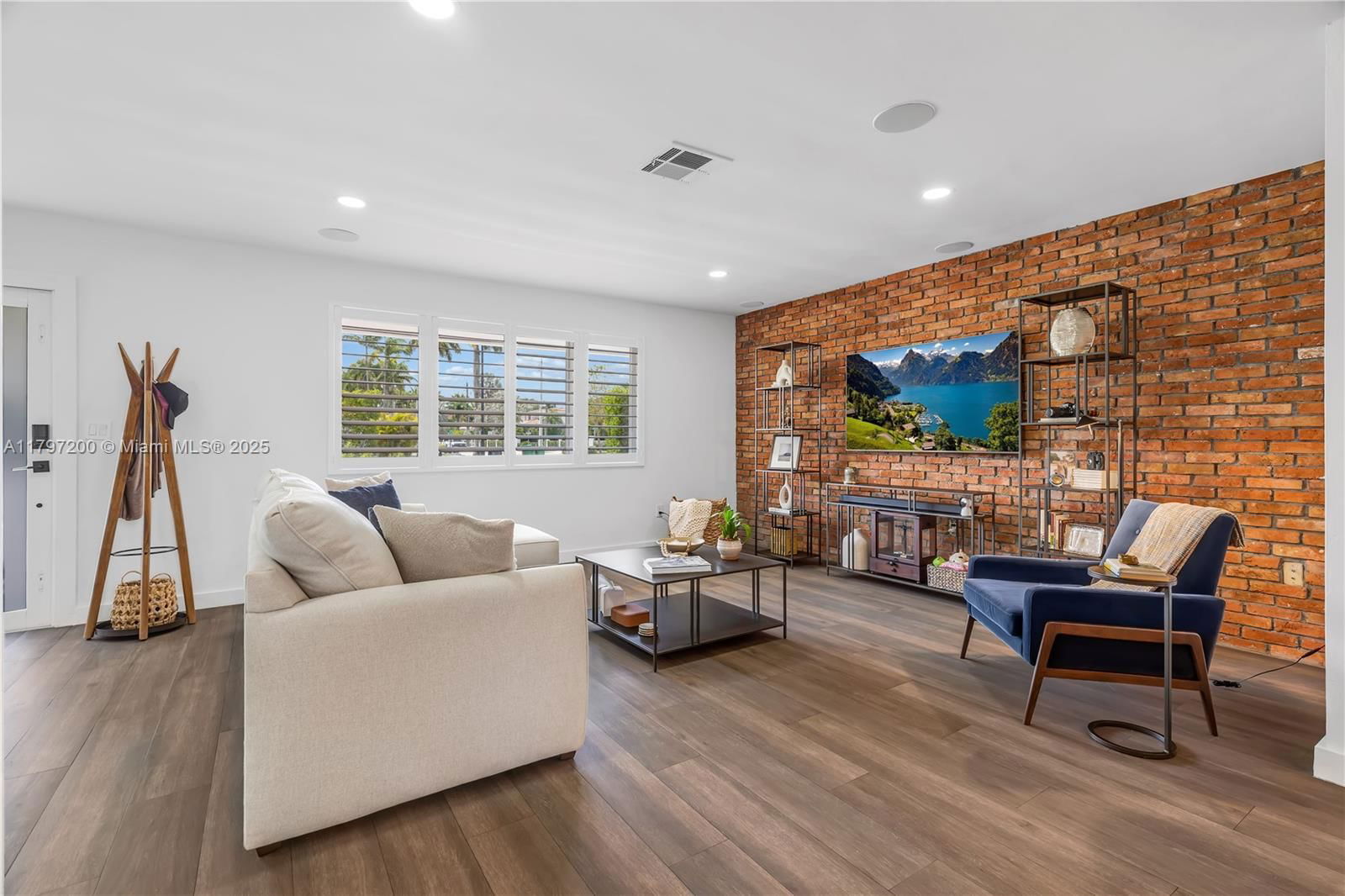 Real estate property located at 9621 59th Ter, Miami-dade, Darlington Manor 1st Addn, Miami, FL