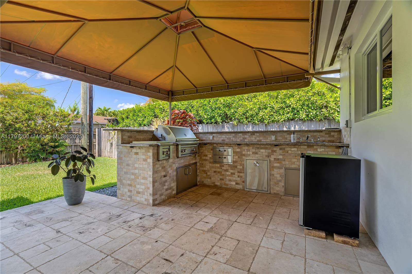 Real estate property located at 9621 59th Ter, Miami-dade, Darlington Manor 1st Addn, Miami, FL