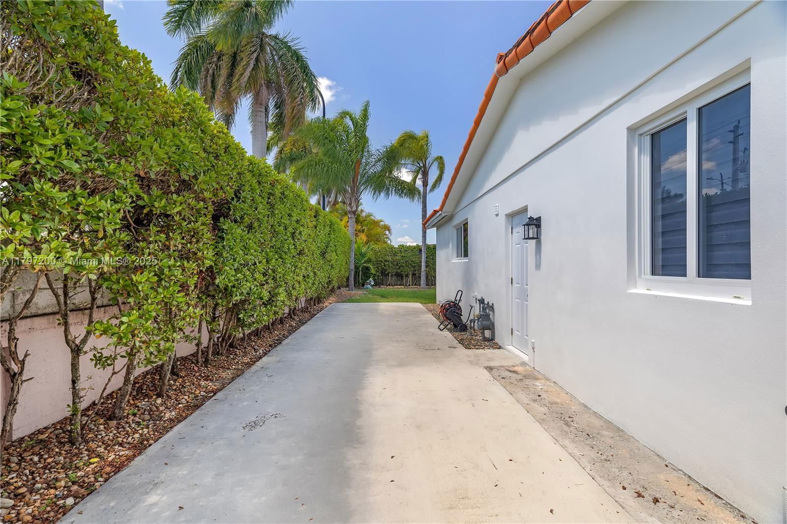 Real estate property located at 9621 59th Ter, Miami-dade, Darlington Manor 1st Addn, Miami, FL