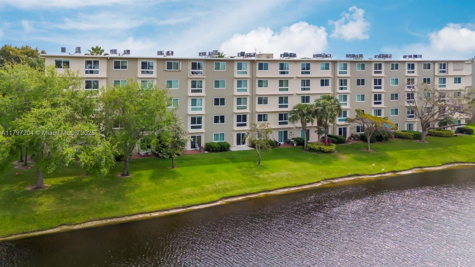 Real estate property located at 2106 Cypress Bend Dr #203, Broward, Cypress Bend Iv-11 Condo, Pompano Beach, FL