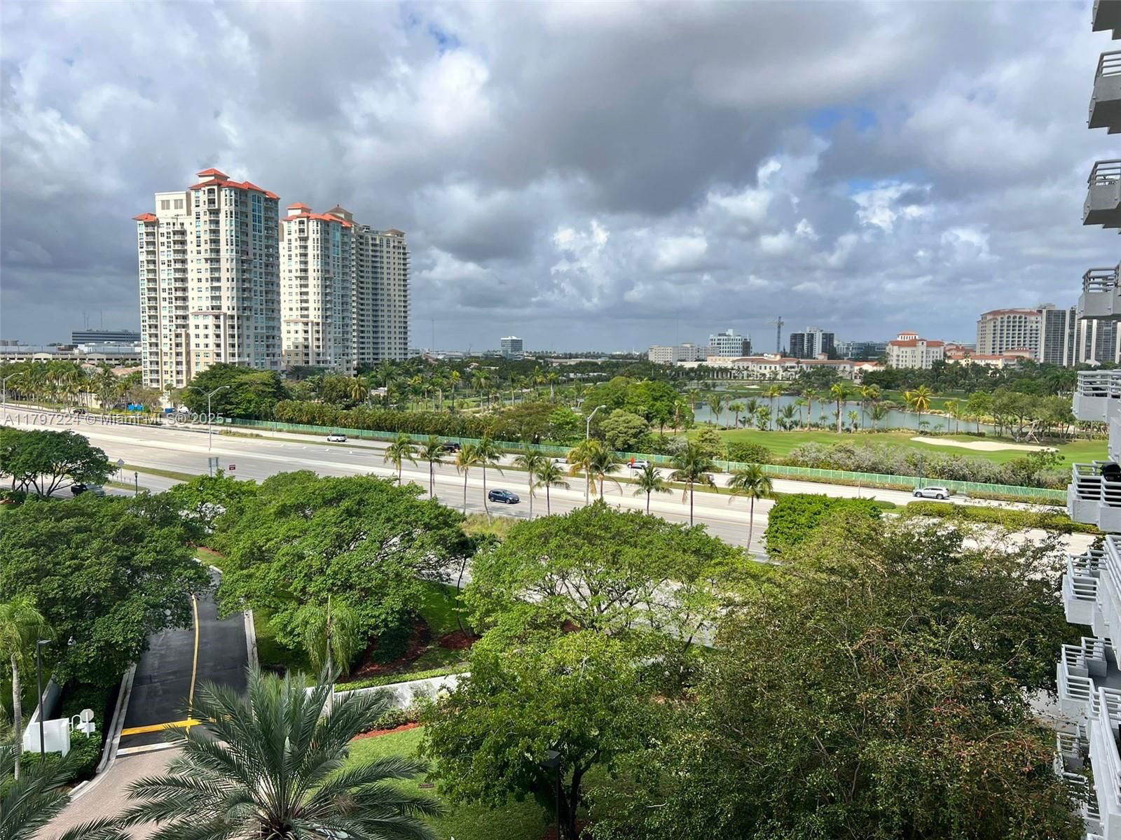 Real estate property located at 3300 192nd St #803, Miami-dade, Parc Central Aventura Eas, Aventura, FL
