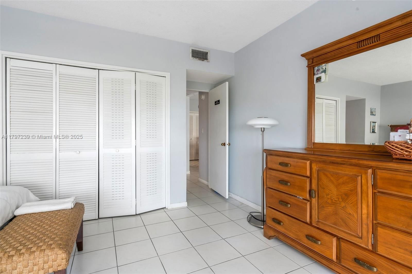 Real estate property located at 5601 Collins Ave #615, Miami-dade, The Pavilion Condo, Miami Beach, FL