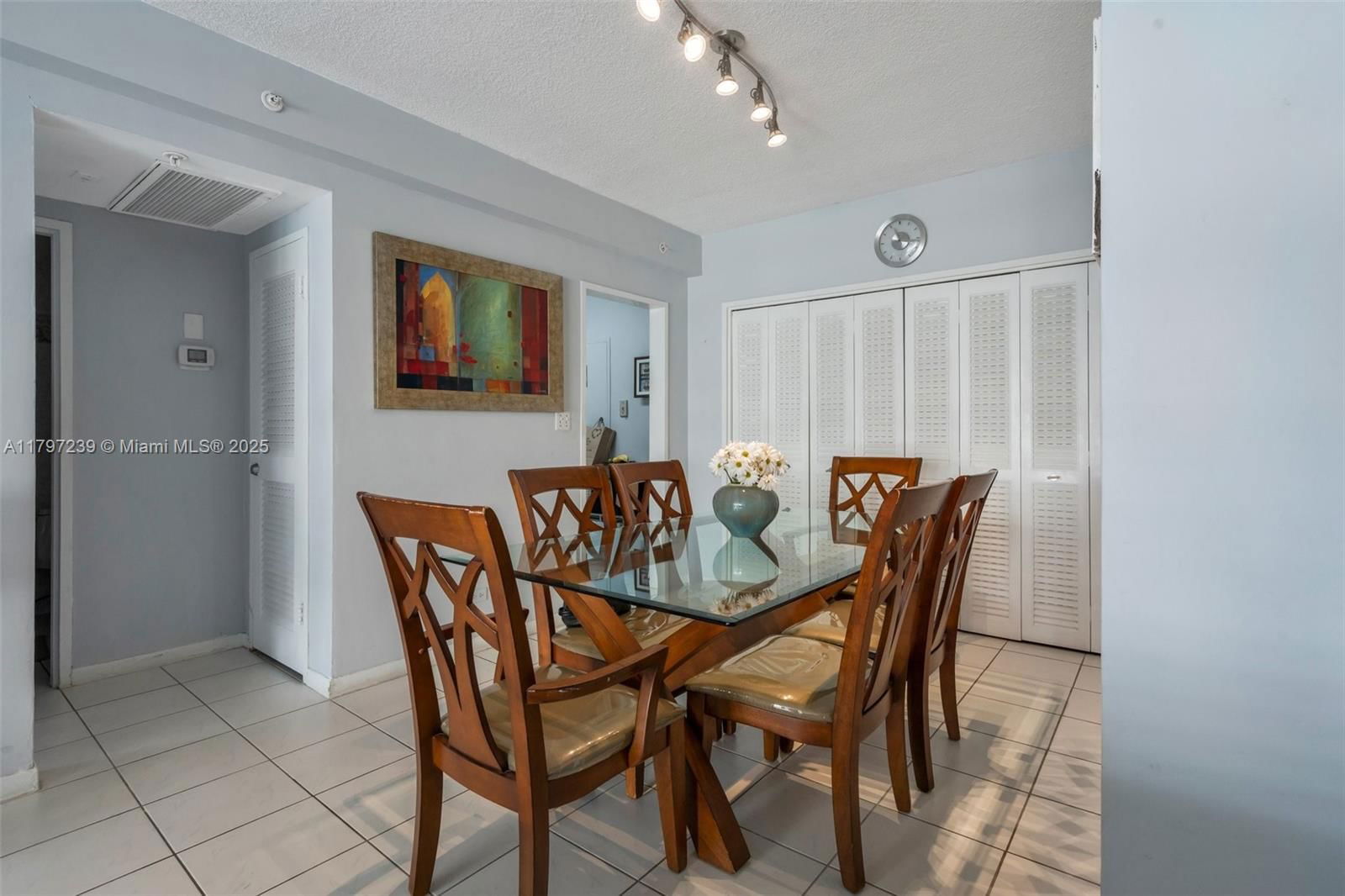 Real estate property located at 5601 Collins Ave #615, Miami-dade, The Pavilion Condo, Miami Beach, FL