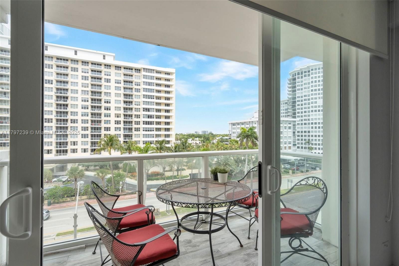 Real estate property located at 5601 Collins Ave #615, Miami-dade, The Pavilion Condo, Miami Beach, FL