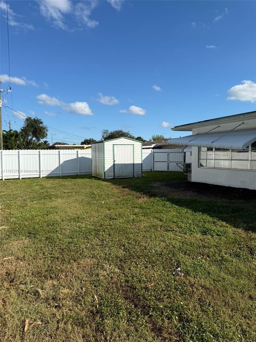 Real estate property located at 8811 15th Ct, Broward, Boulevard Heights Sec 9, Pembroke Pines, FL