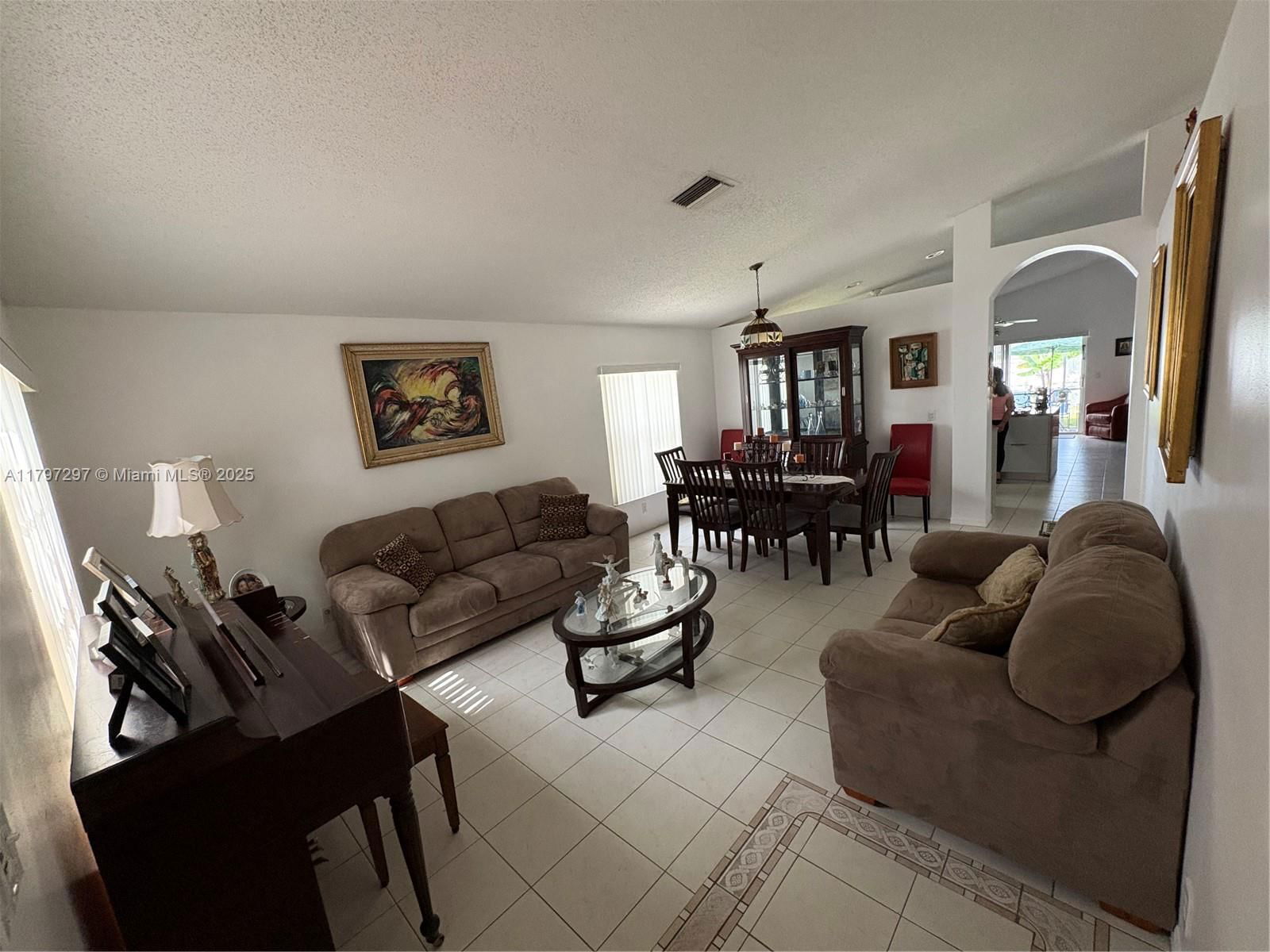 Real estate property located at 1142 130th Ave, Broward, Pembroke Falls Phase 2, Pembroke Pines, FL