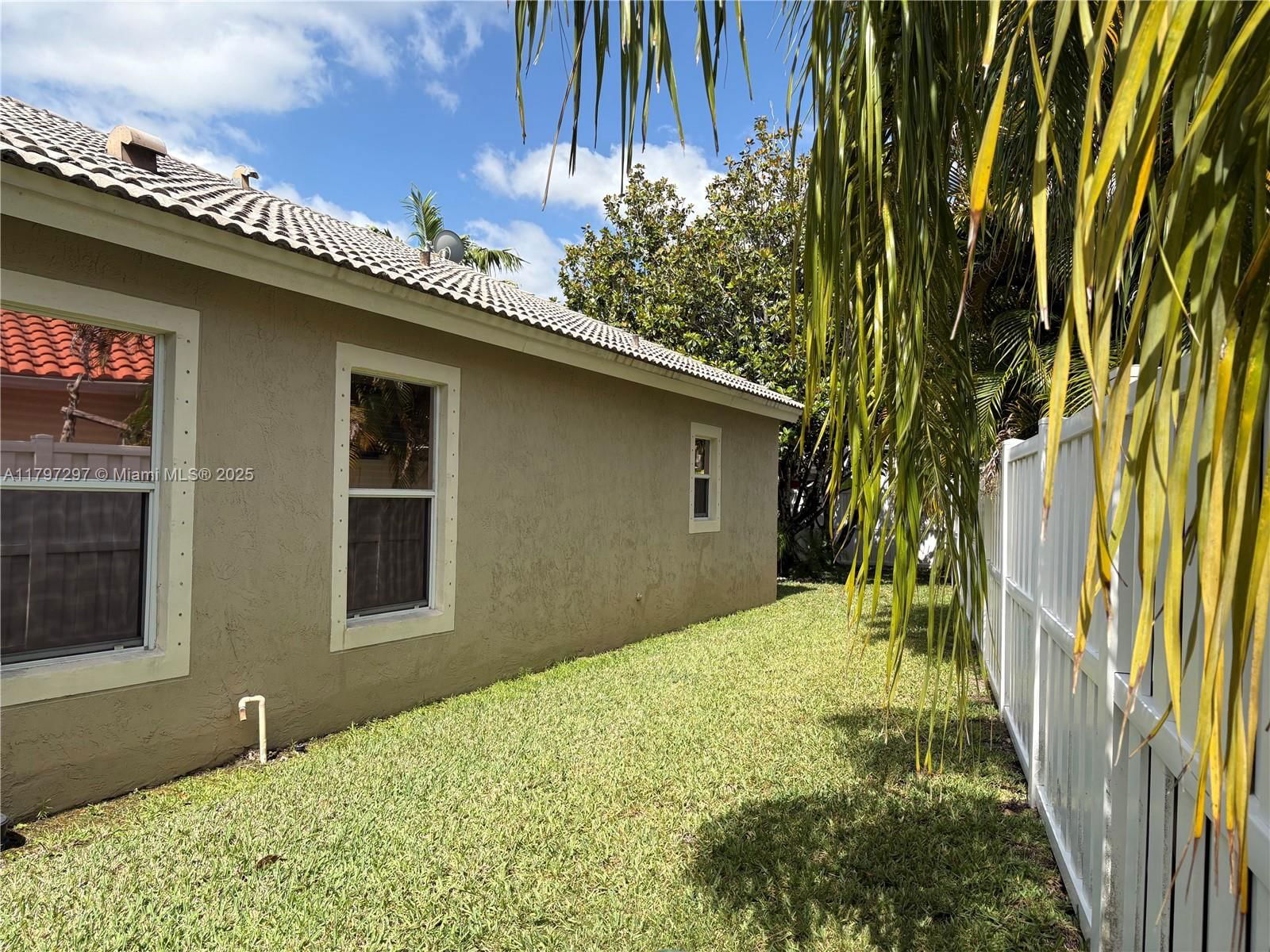 Real estate property located at 1142 130th Ave, Broward, Pembroke Falls Phase 2, Pembroke Pines, FL