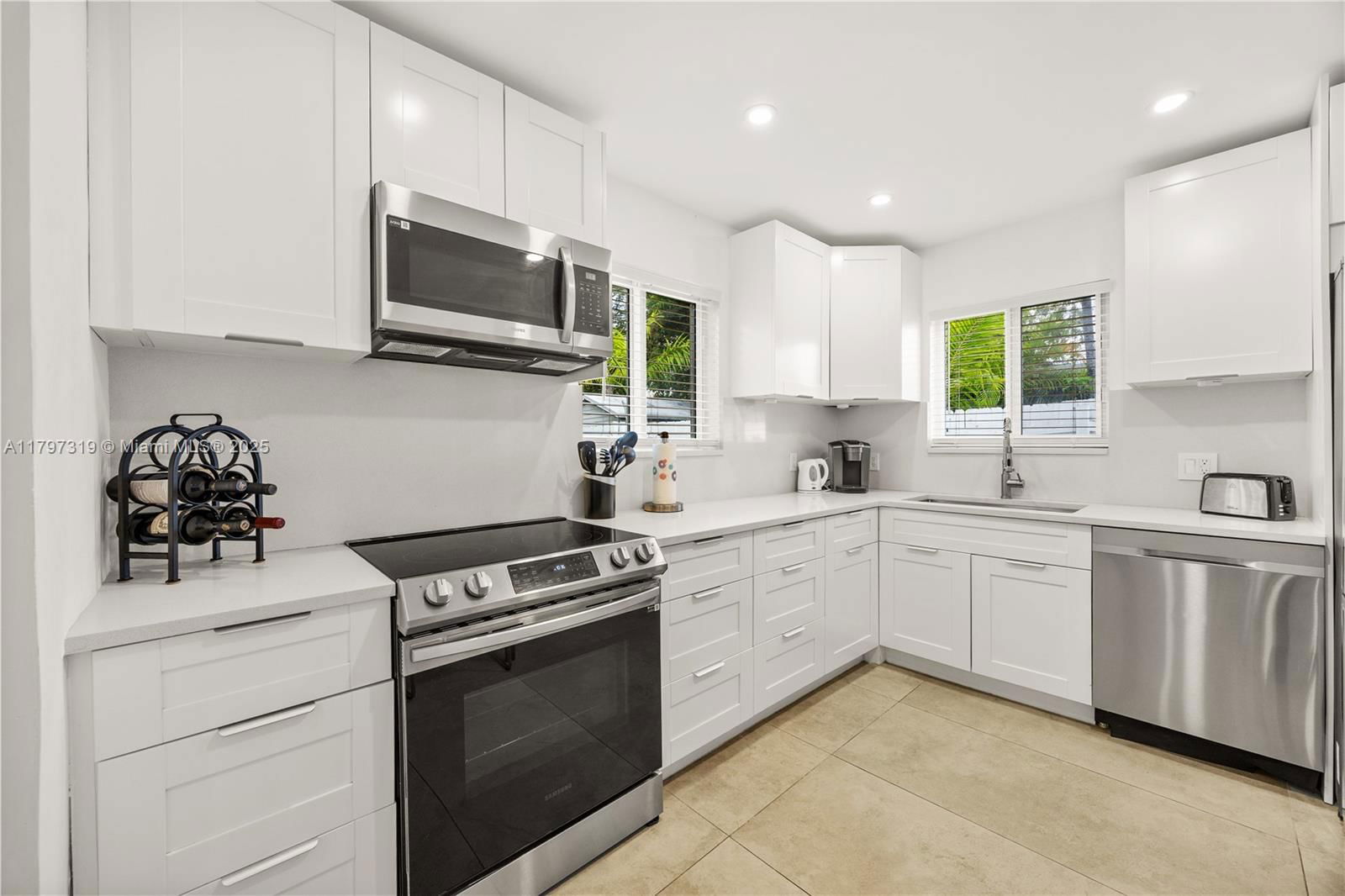 Real estate property located at 3246 Pierce St, Broward, Orangebrook Golf Estates, Hollywood, FL