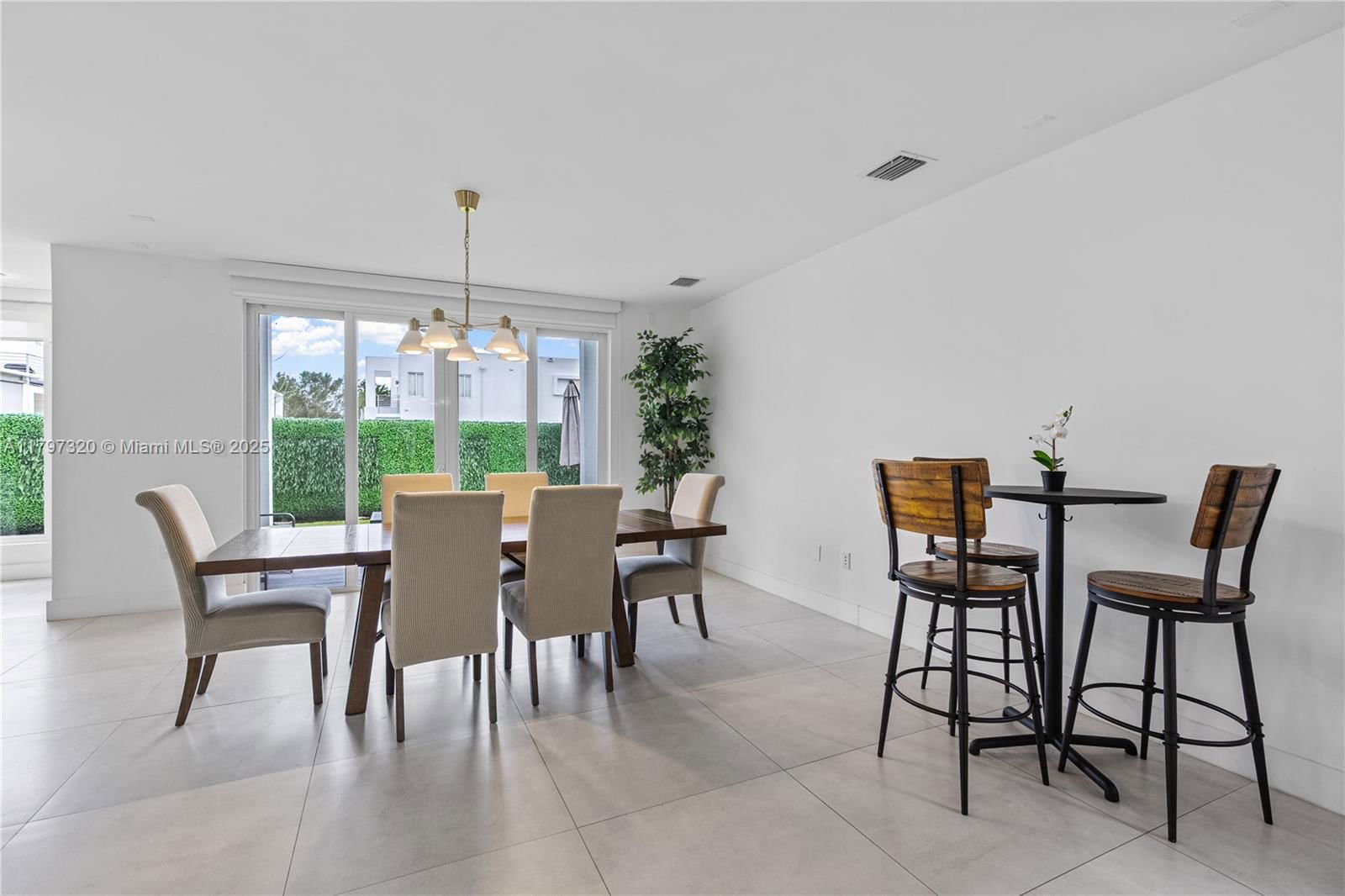 Real estate property located at 10330 68th St, Miami-dade, Doral Palms South, Doral, FL