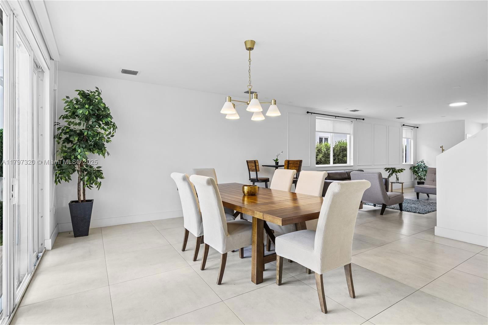 Real estate property located at 10330 68th St, Miami-dade, Doral Palms South, Doral, FL