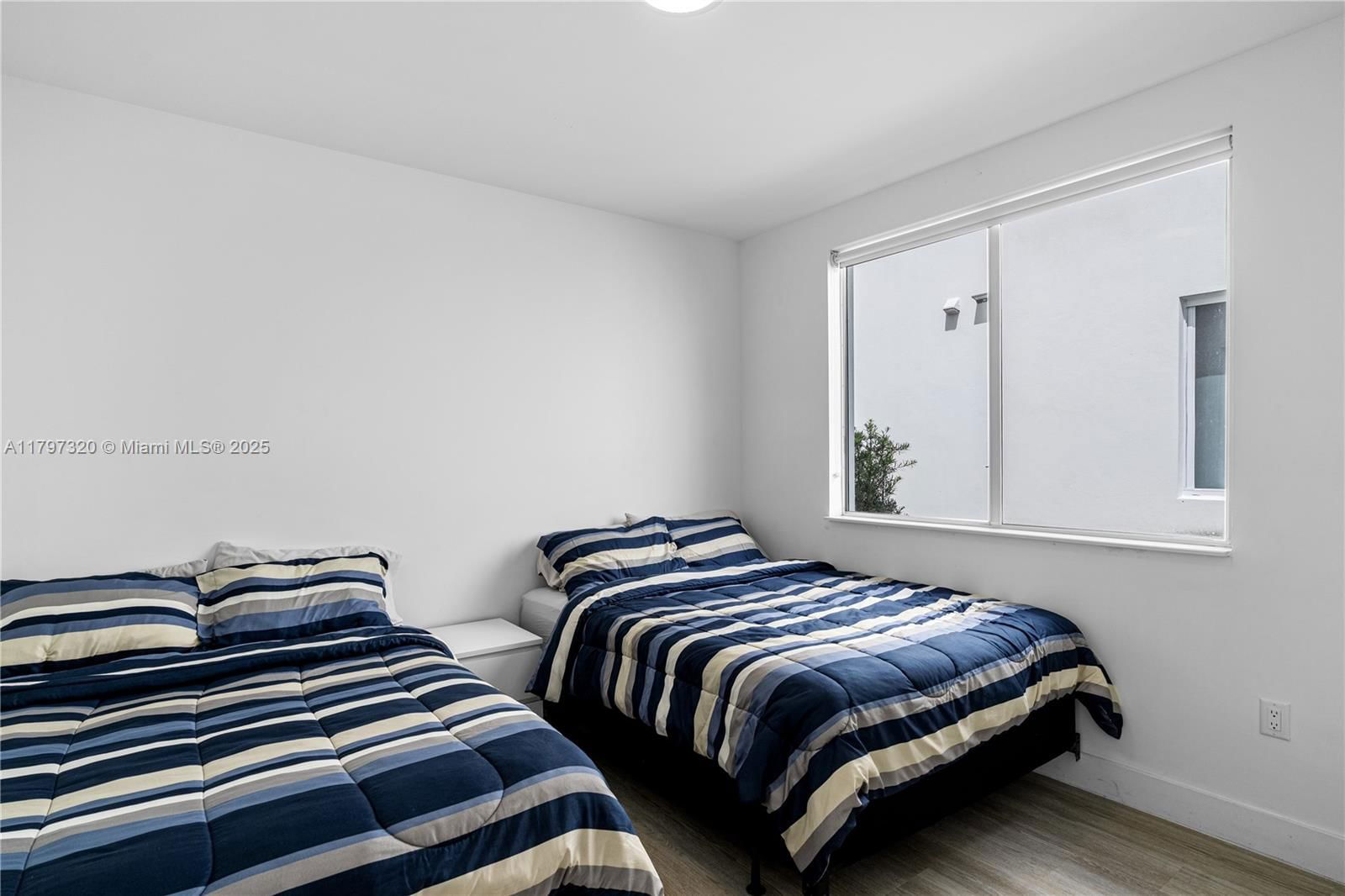 Real estate property located at 10330 68th St, Miami-dade, Doral Palms South, Doral, FL