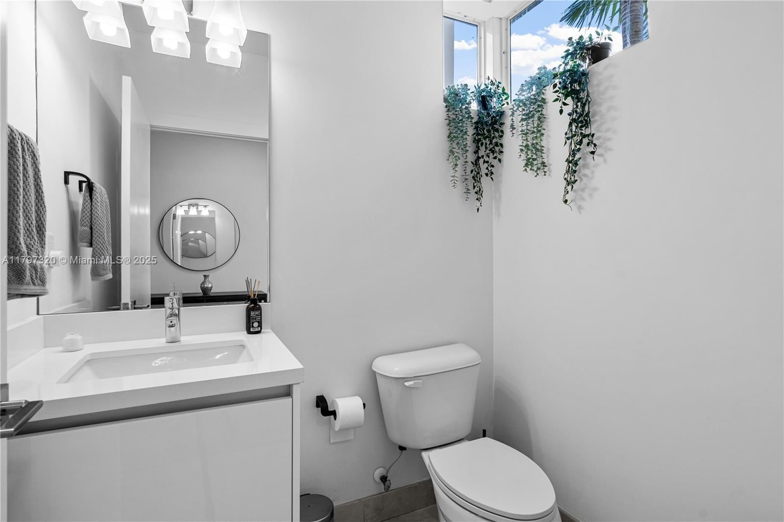Real estate property located at 10330 68th St, Miami-dade, Doral Palms South, Doral, FL