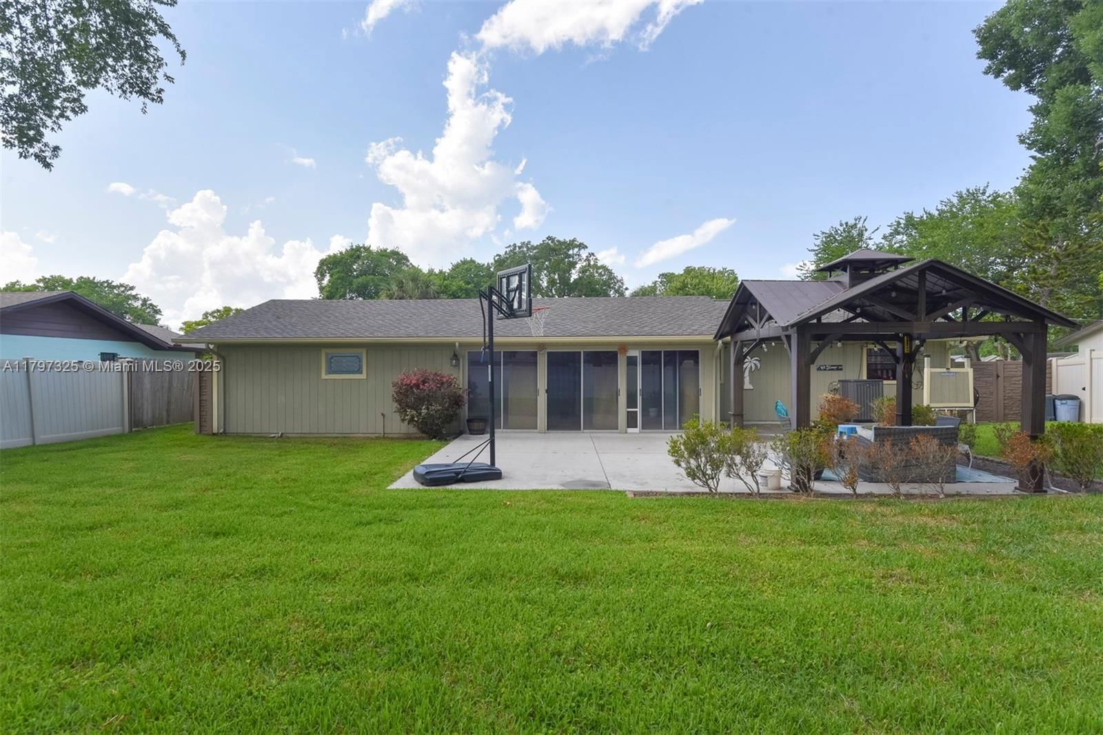 Real estate property located at 781 Little Pine Dr, Volusia, Big Tree Village Phase I, Daytona Beach, FL