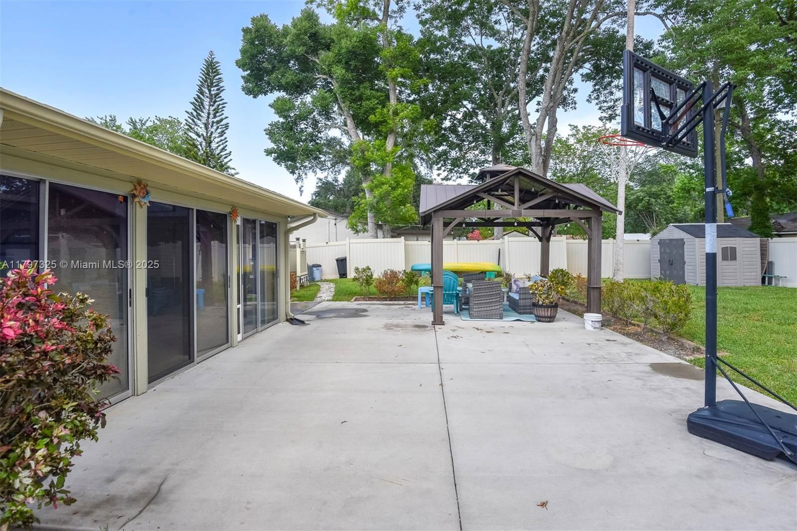 Real estate property located at 781 Little Pine Dr, Volusia, Big Tree Village Phase I, Daytona Beach, FL