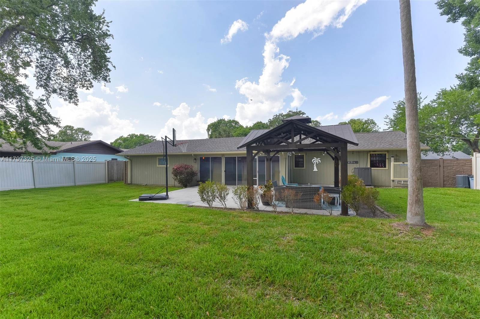 Real estate property located at 781 Little Pine Dr, Volusia, Big Tree Village Phase I, Daytona Beach, FL