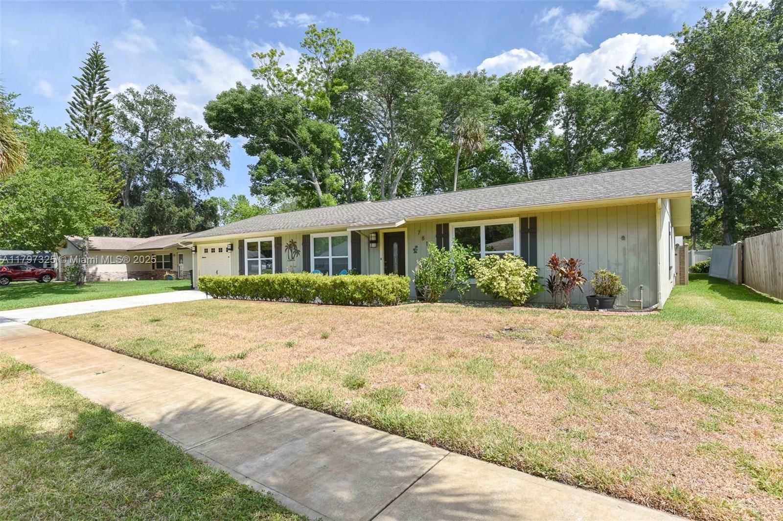 Real estate property located at 781 Little Pine Dr, Volusia, Big Tree Village Phase I, Daytona Beach, FL