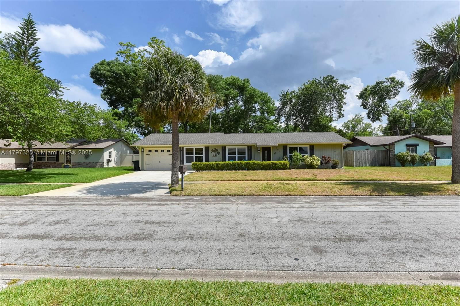 Real estate property located at 781 Little Pine Dr, Volusia, Big Tree Village Phase I, Daytona Beach, FL