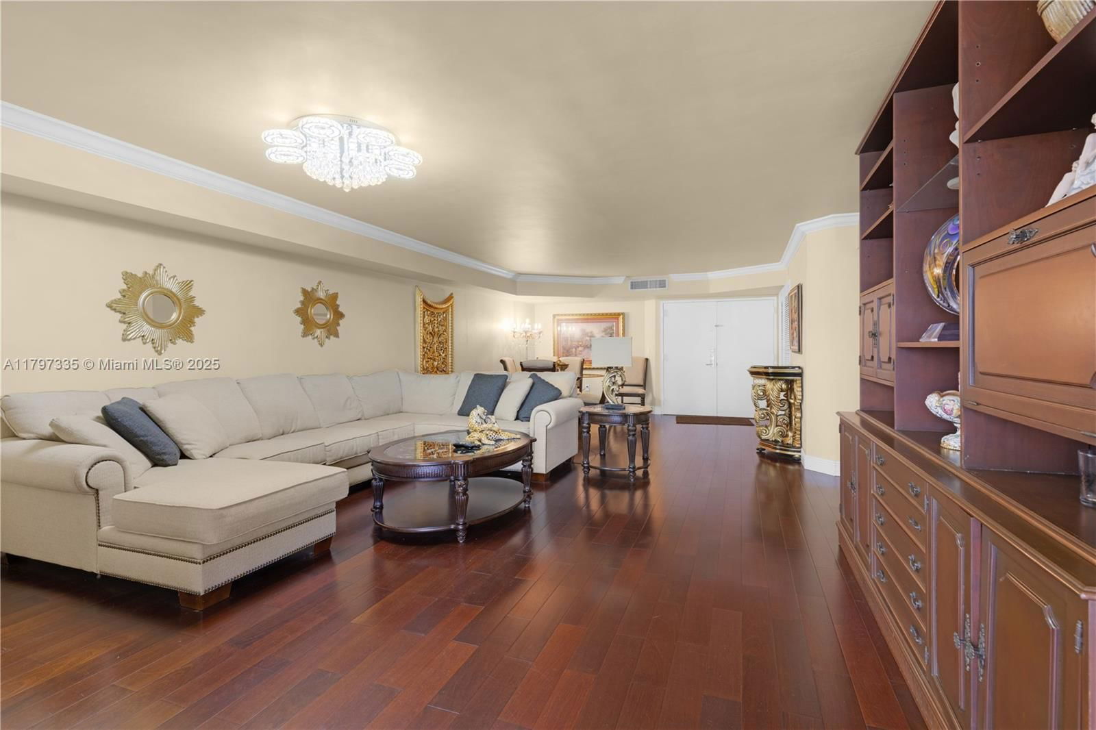 Real estate property located at 6423 Collins Ave #703, Miami-dade, Mar Del Plata Condo, Miami Beach, FL