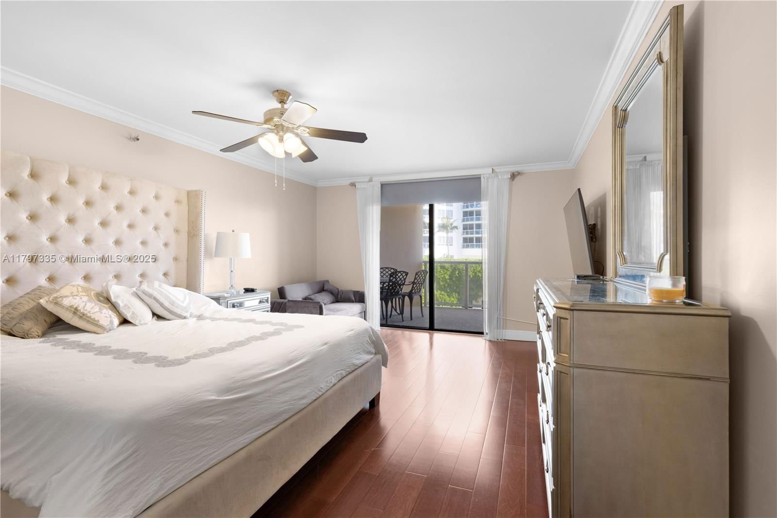 Real estate property located at 6423 Collins Ave #703, Miami-dade, Mar Del Plata Condo, Miami Beach, FL
