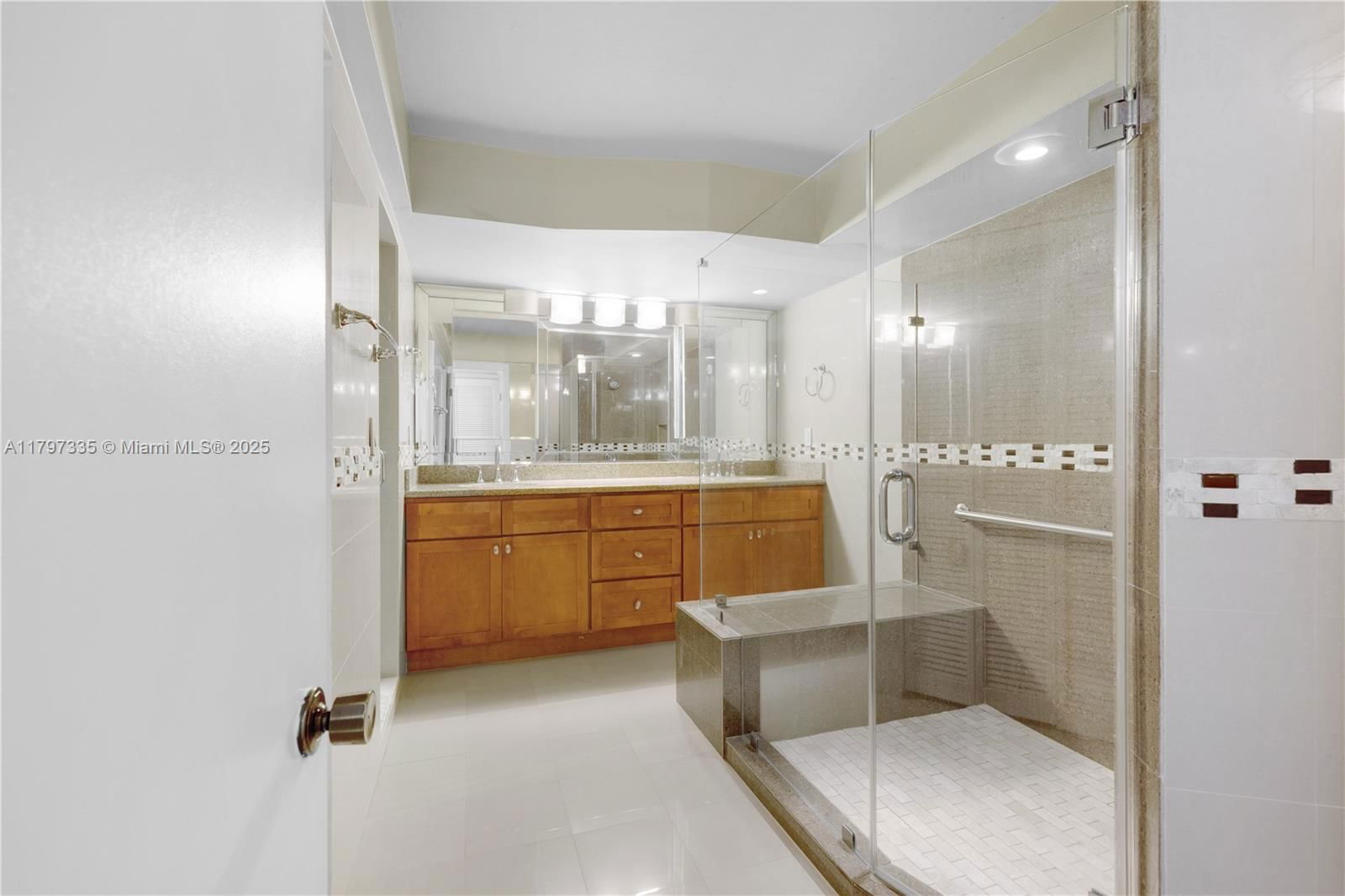 Real estate property located at 6423 Collins Ave #703, Miami-dade, Mar Del Plata Condo, Miami Beach, FL