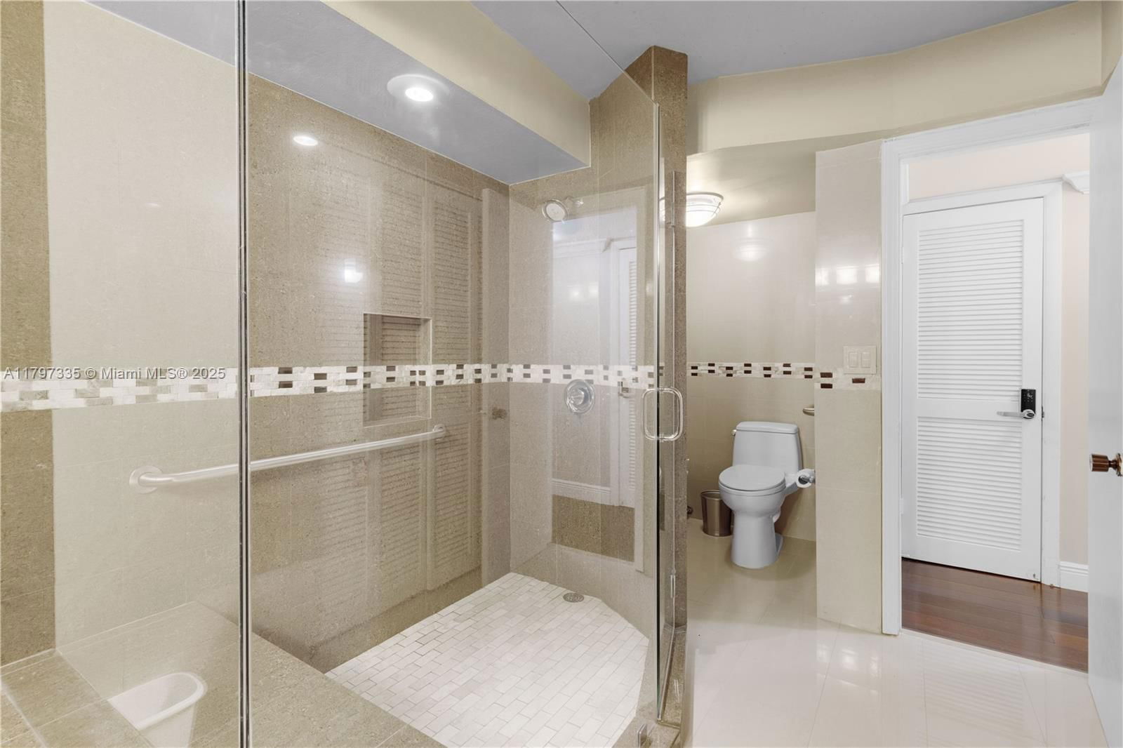 Real estate property located at 6423 Collins Ave #703, Miami-dade, Mar Del Plata Condo, Miami Beach, FL