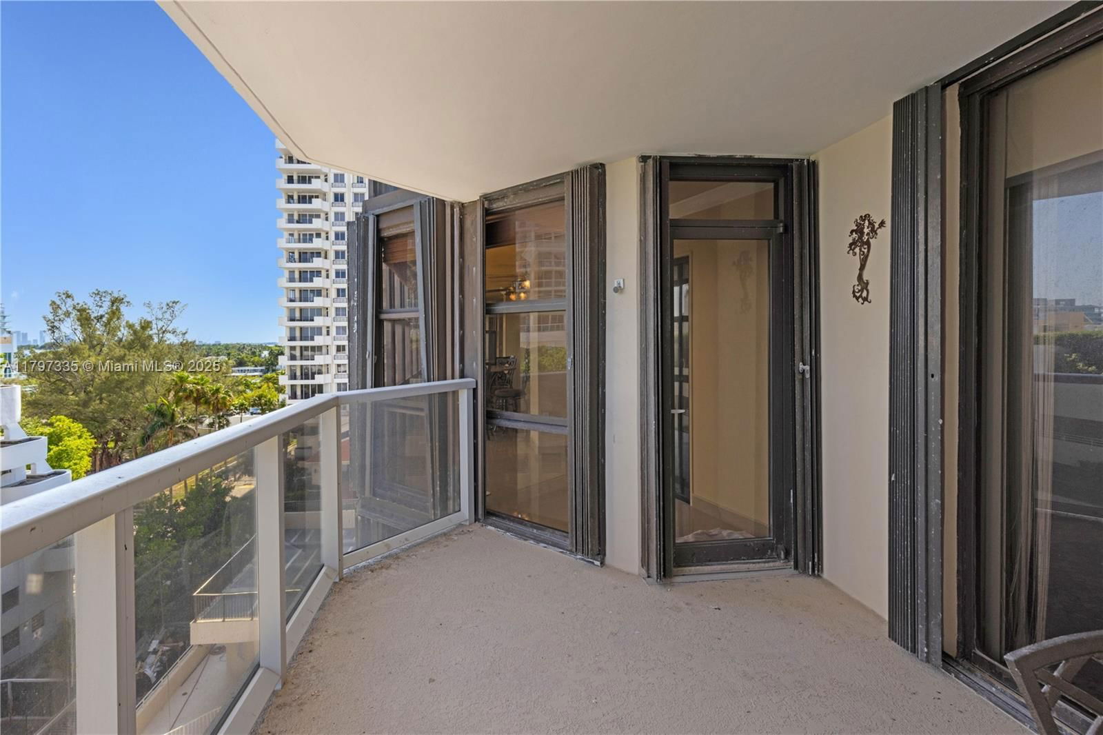 Real estate property located at 6423 Collins Ave #703, Miami-dade, Mar Del Plata Condo, Miami Beach, FL