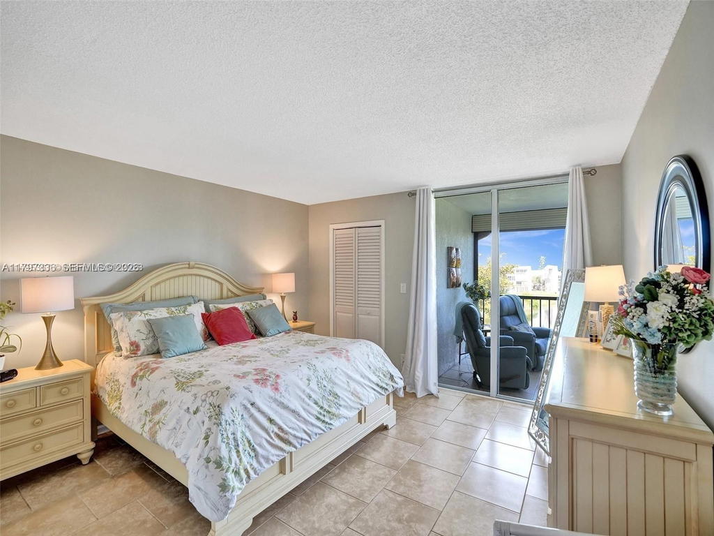 Real estate property located at 7431 1st St #407, Broward, Palm Lakes Condo, Margate, FL