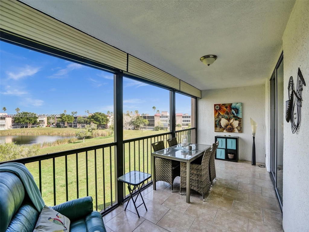 Real estate property located at 7431 1st St #407, Broward, Palm Lakes Condo, Margate, FL