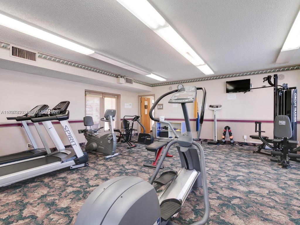 Real estate property located at 7431 1st St #407, Broward, Palm Lakes Condo, Margate, FL