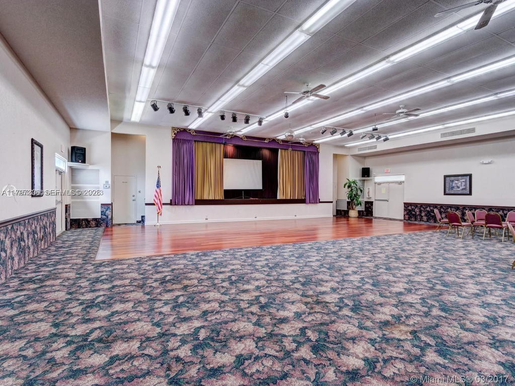 Real estate property located at 7431 1st St #407, Broward, Palm Lakes Condo, Margate, FL