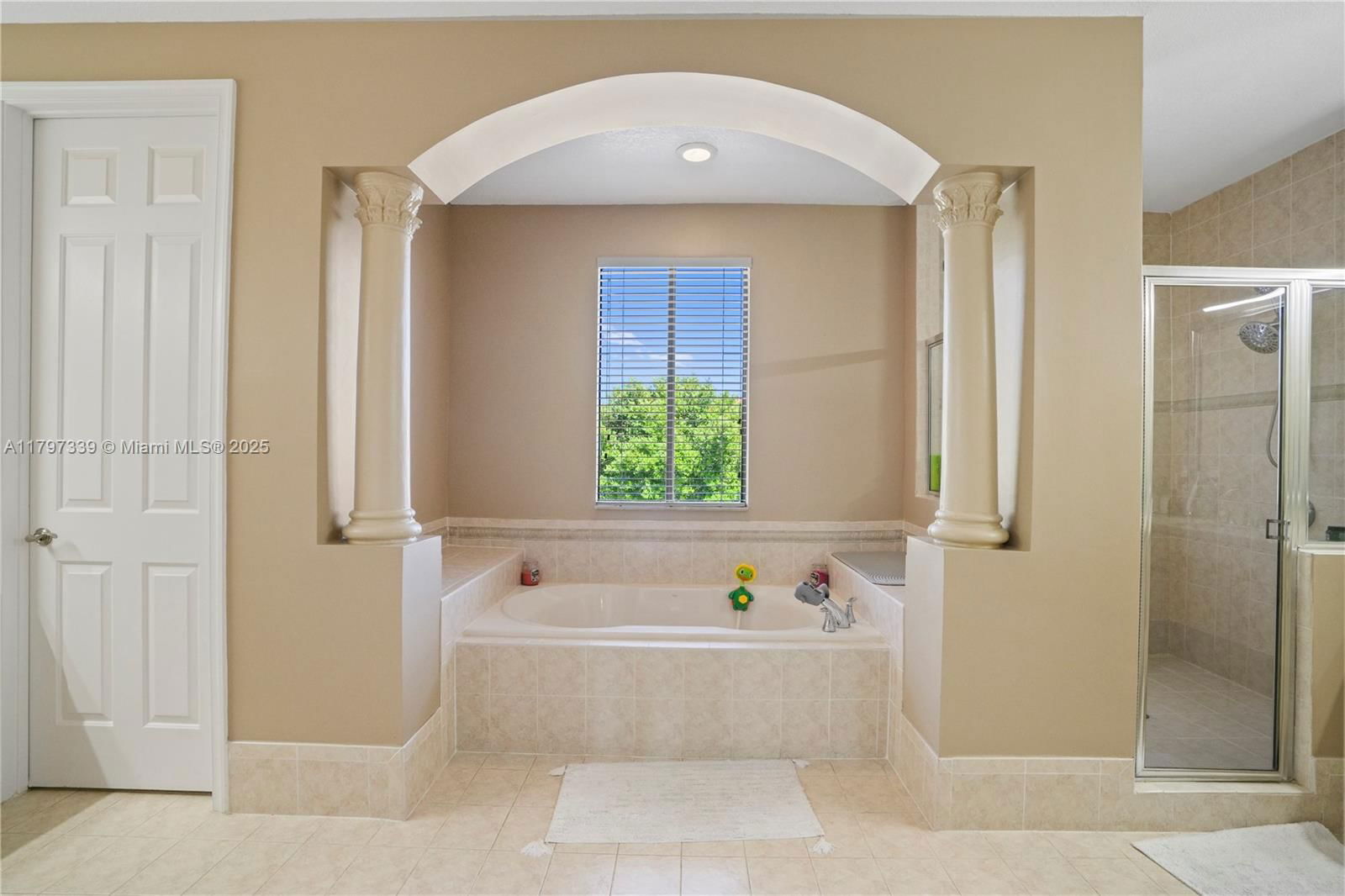 Real estate property located at 18906 76th Ave, Miami-dade, Cutler Cay, Cutler Bay, FL