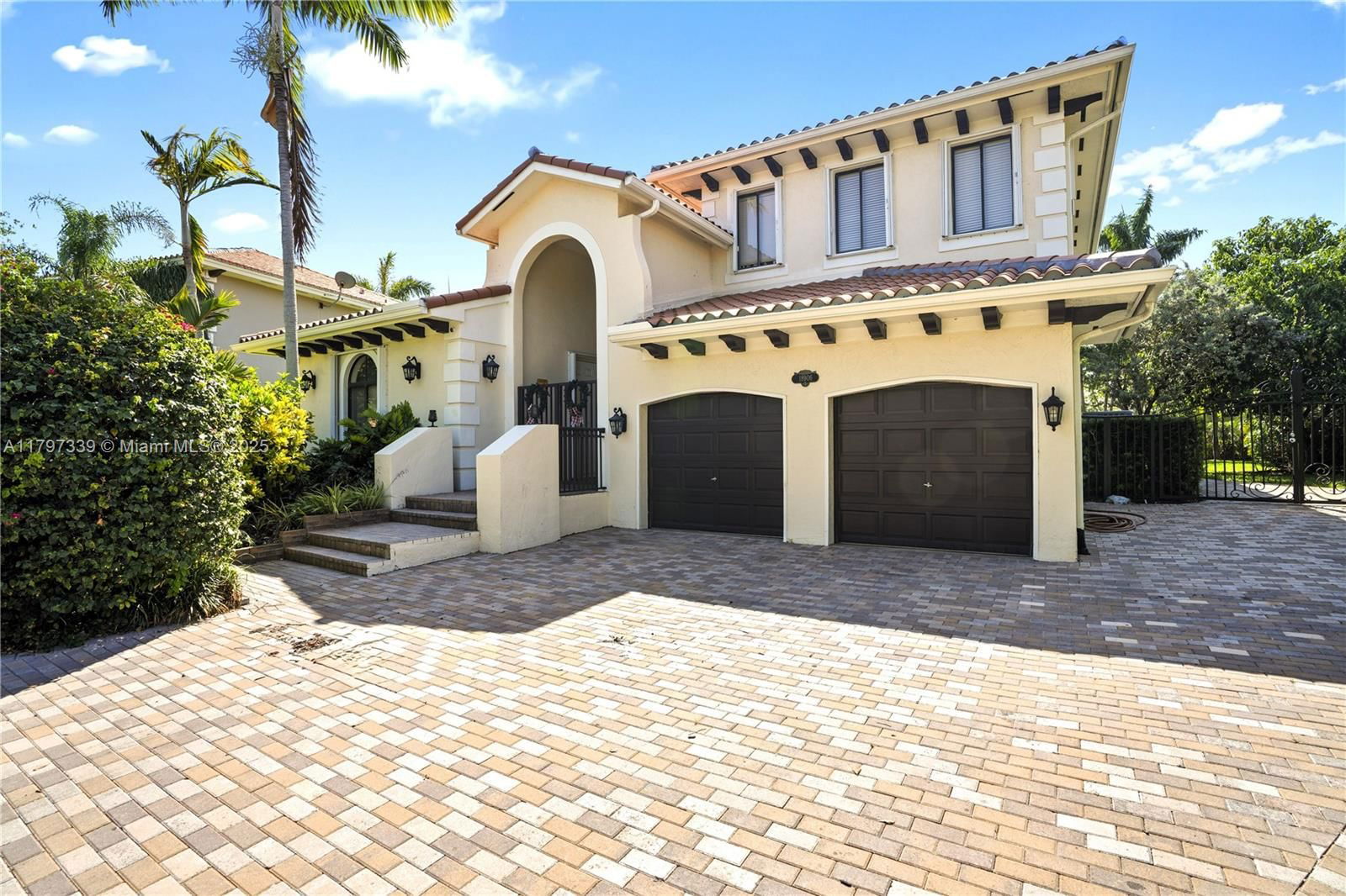Real estate property located at 18906 76th Ave, Miami-dade, Cutler Cay, Cutler Bay, FL