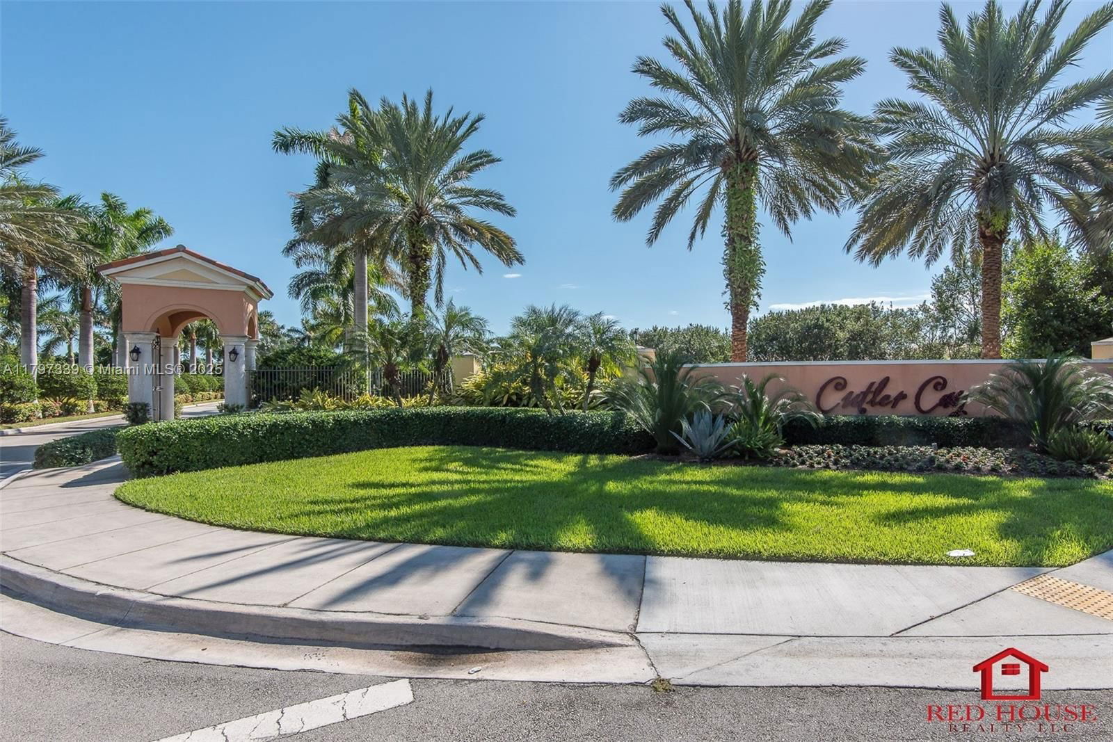 Real estate property located at 18906 76th Ave, Miami-dade, Cutler Cay, Cutler Bay, FL