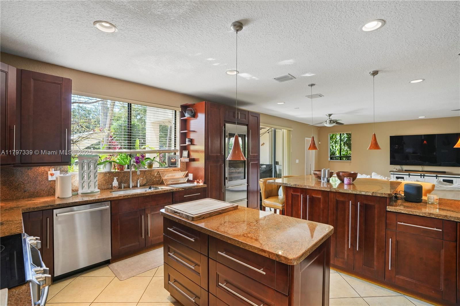 Real estate property located at 18906 76th Ave, Miami-dade, Cutler Cay, Cutler Bay, FL